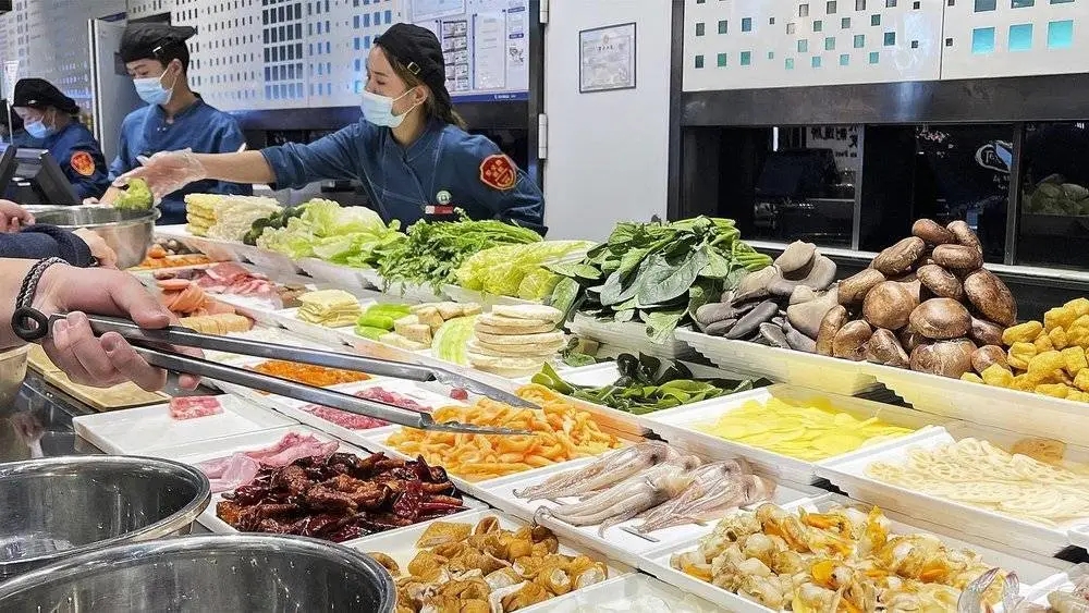 亏损3亿被罚7000万,麦趣尔暴涨60%。股民:看不懂